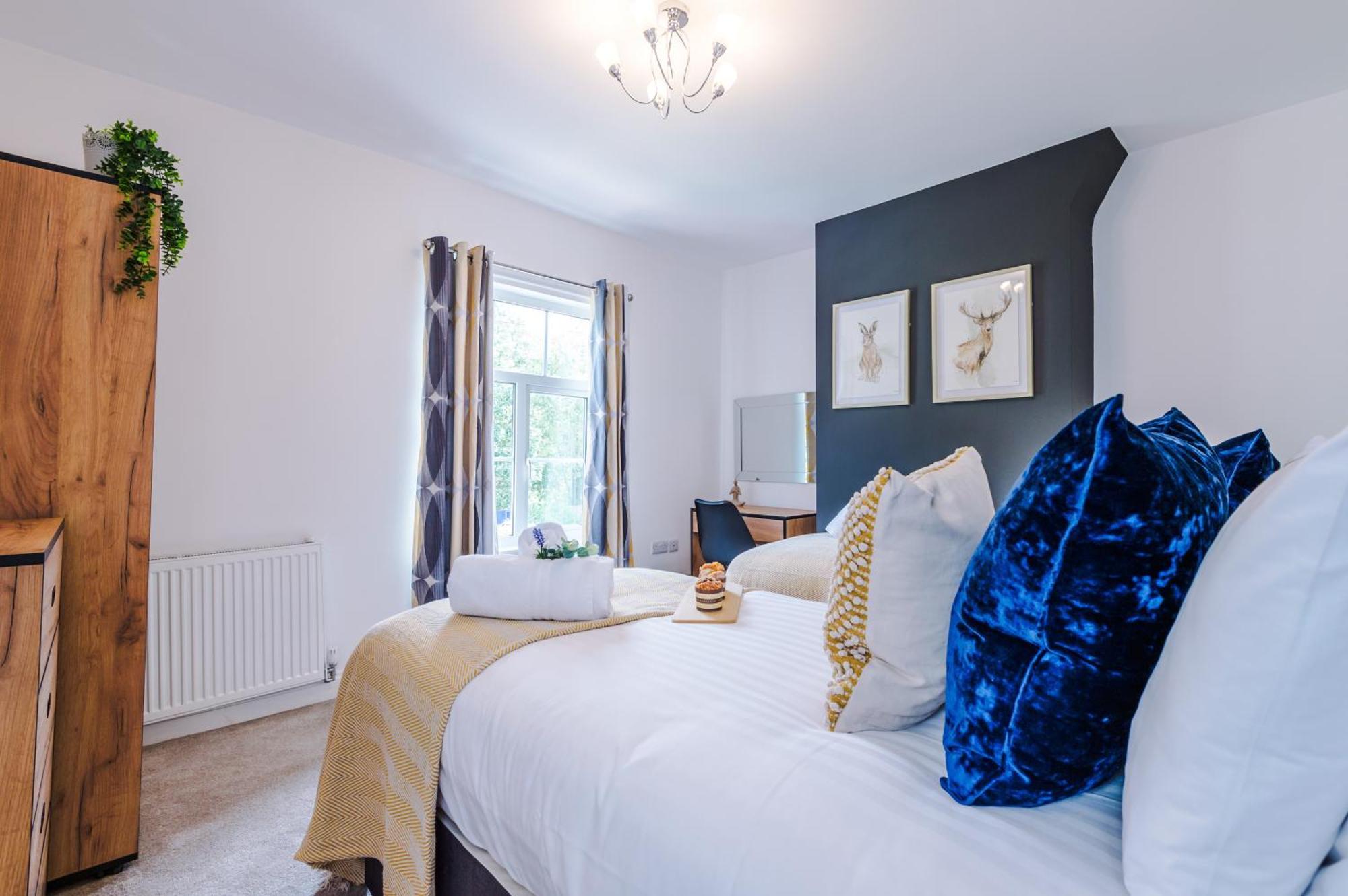 Spacious 3-Bed Home in Nantwich: Group-Friendly Getaway Exterior photo